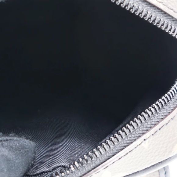 Louis Vuitton Christopher wearable wallet - Picture 8 of 9